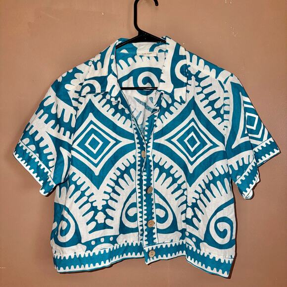 Haute Hippie Women's Short Sleeve Button Down Graphic Polo Tee - Size Medium - Picture 5 of 10